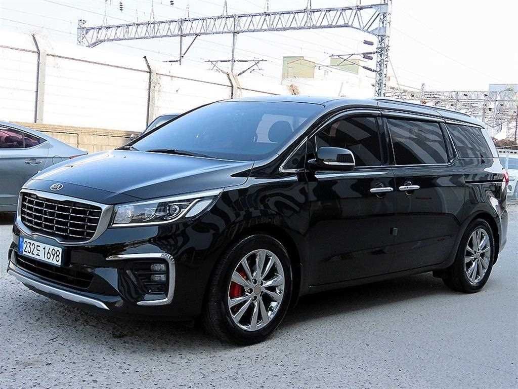 Kia Carnival Gasoline 9-Seater Noblesse Special, November 2018
