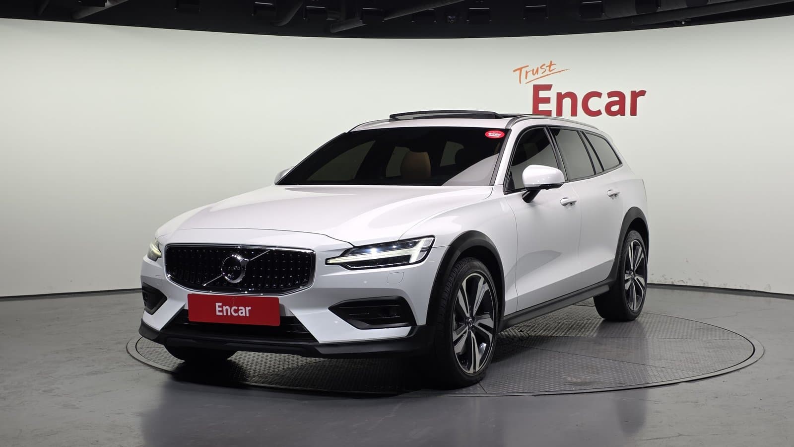 Volvo V60 Cross Country 2nd Generation B5 Pro AWD, October 2020